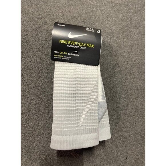 𝅺nike Everyday Max Dri-Fit Cushioned Crew Socks Size: Medium 6-8 Color: Multi - Picture 2 of 9